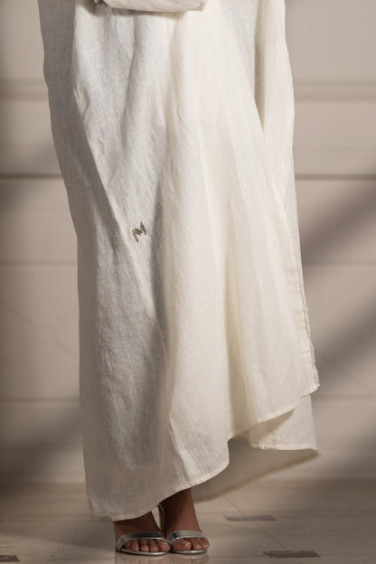 AW23-A08